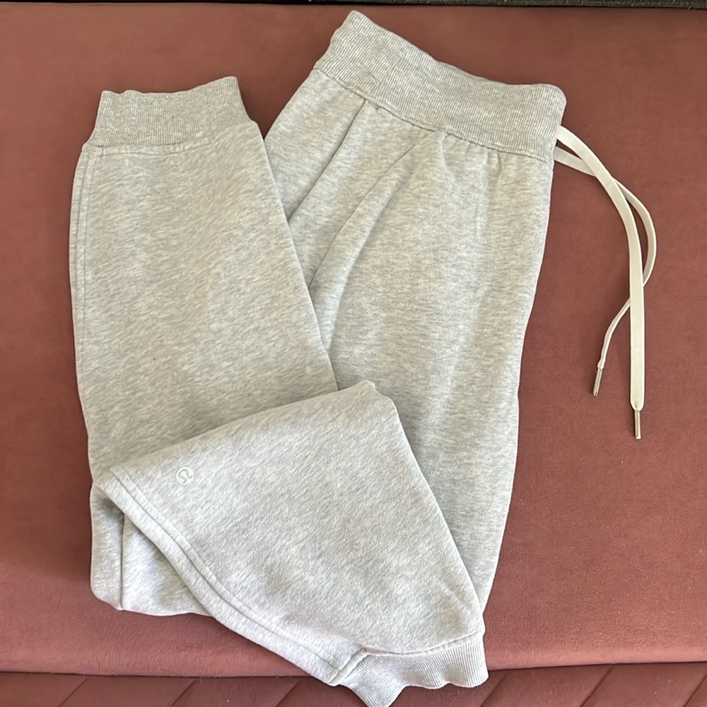 lululemon Heathered Ultra Light Gray Scuba High-Rise Jogger Full Length